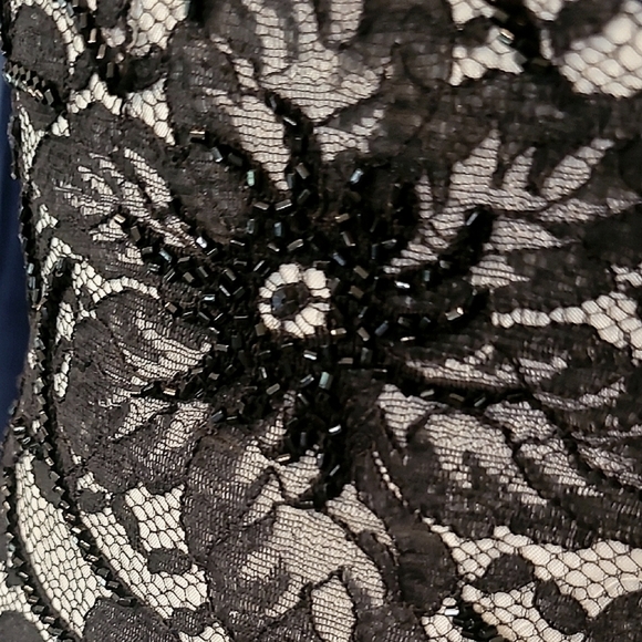 Carmen Marc Valvo Black and White Bodycon Midi Dress NWOT - Picture 5 of 7